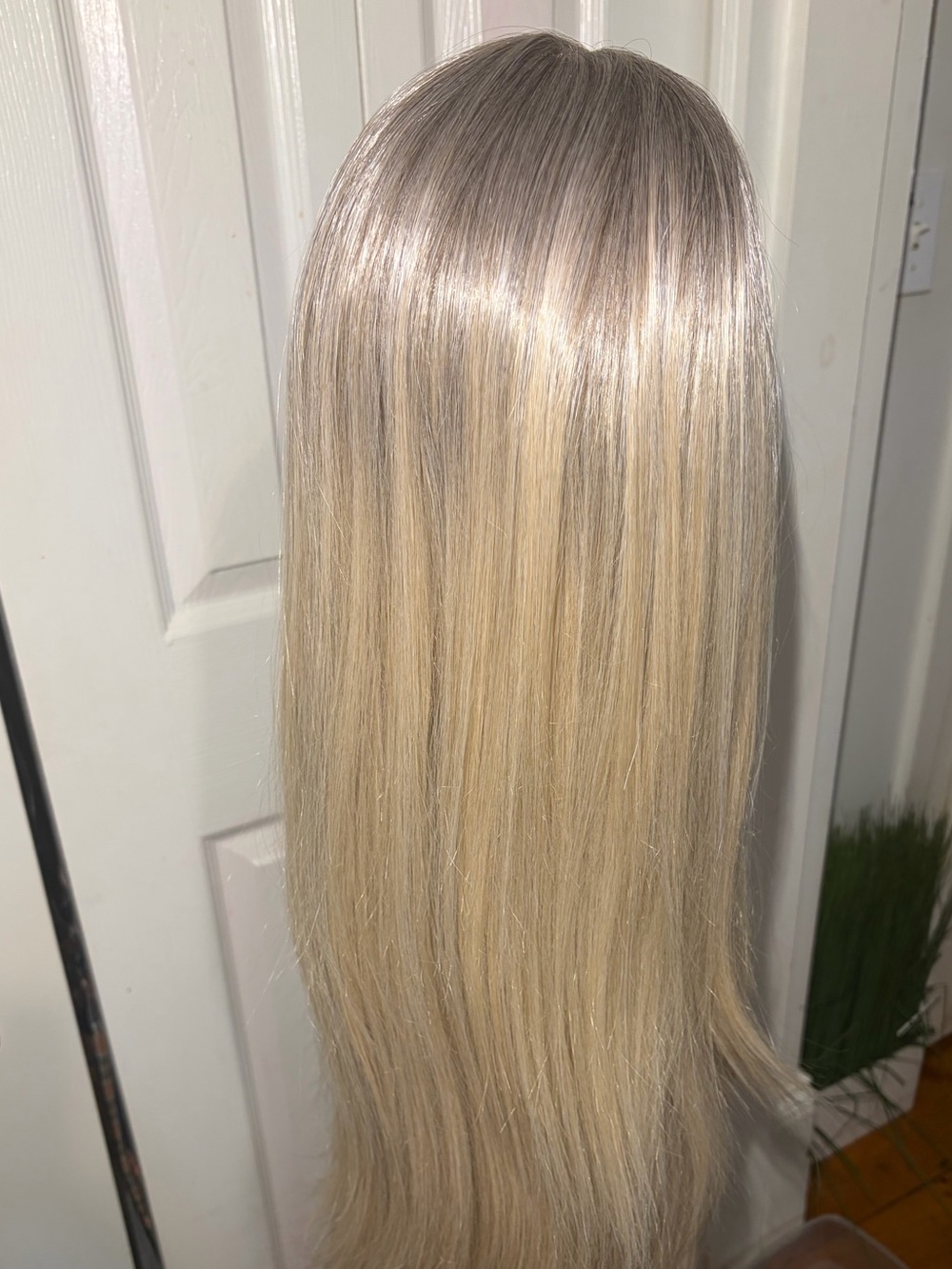 Blonde Long Straight Lace Front Wig - Natural Ash Blonde ombré - Picture 3 of 4